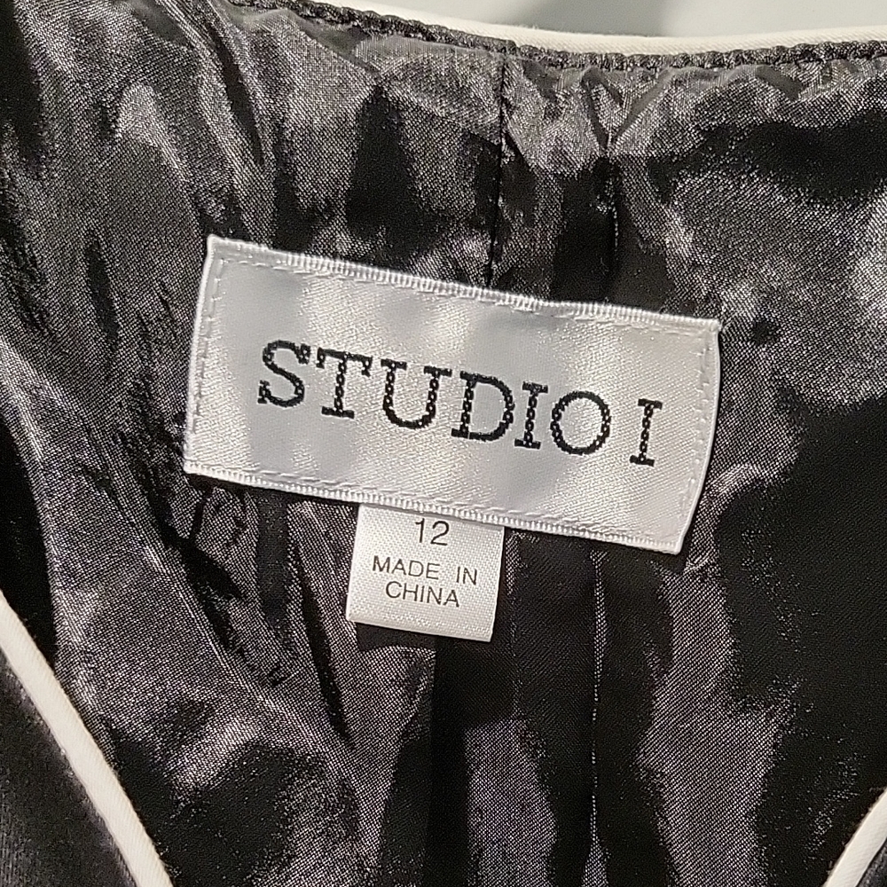 Studio I Elegant Black and White Ensemble - Picture 2 of 5